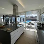 Villa Eslanzarote Eco Tony, Heated Pool, Jacuzzi, Sat Tv, Super Wifi