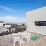 Villa Eslanzarote Eco Tony, Heated Pool, Jacuzzi, Sat Tv, Super Wifi *