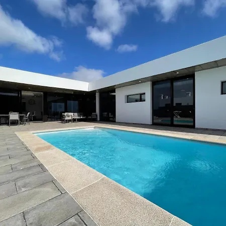 Eslanzarote Eco Tony, Heated Pool, Jacuzzi, Sat Tv, Super Wifi La Costa