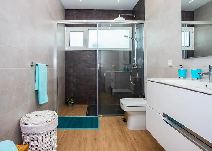 Villa Eslanzarote Eco Tony, Heated Pool, Jacuzzi, Sat Tv, Super Wifi