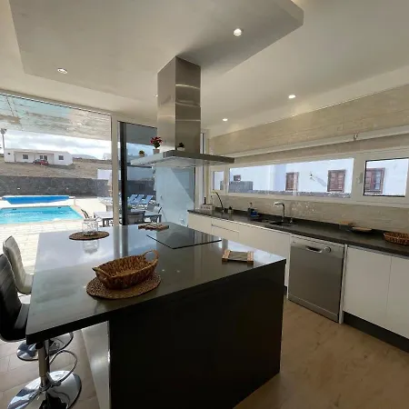Вилла Eslanzarote Eco Tony, Heated Pool, Jacuzzi, Sat Tv, Super Wifi