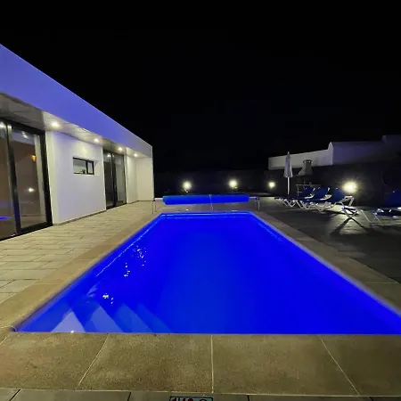 Villa Eslanzarote Eco Tony, Heated Pool, Jacuzzi, Sat Tv, Super Wifi La Costa