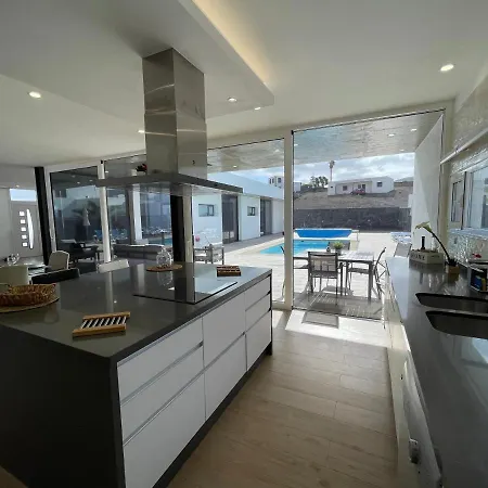 Вилла Eslanzarote Eco Tony, Heated Pool, Jacuzzi, Sat Tv, Super Wifi