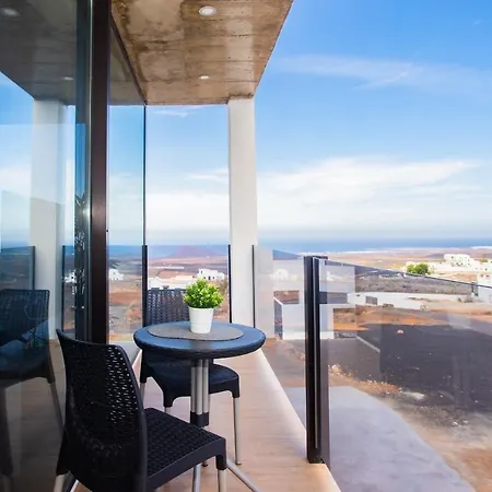 Villa Eslanzarote Eco Tony, Heated Pool, Jacuzzi, Sat Tv, Super Wifi *