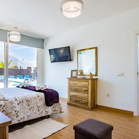 Villa Eslanzarote Eco Tony, Heated Pool, Jacuzzi, Sat Tv, Super Wifi La Costa