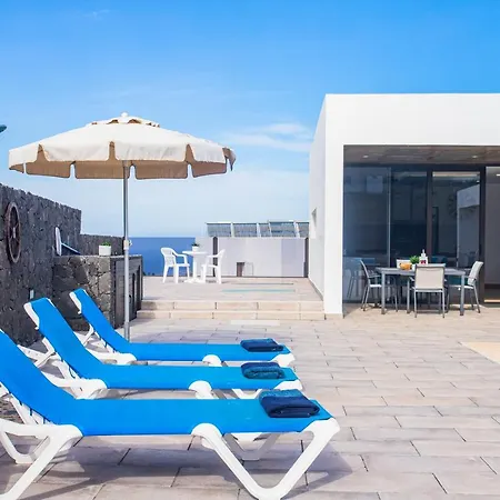 Villa Eslanzarote Eco Tony, Heated Pool, Jacuzzi, Sat Tv, Super Wifi