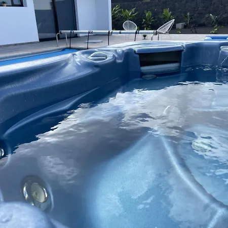 Eslanzarote Eco Tony, Heated Pool, Jacuzzi, Sat Tv, Super Wifi Villa *