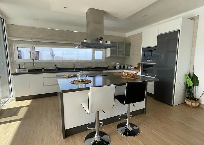 Eslanzarote Eco Tony, Heated Pool, Jacuzzi, Sat Tv, Super Wifi