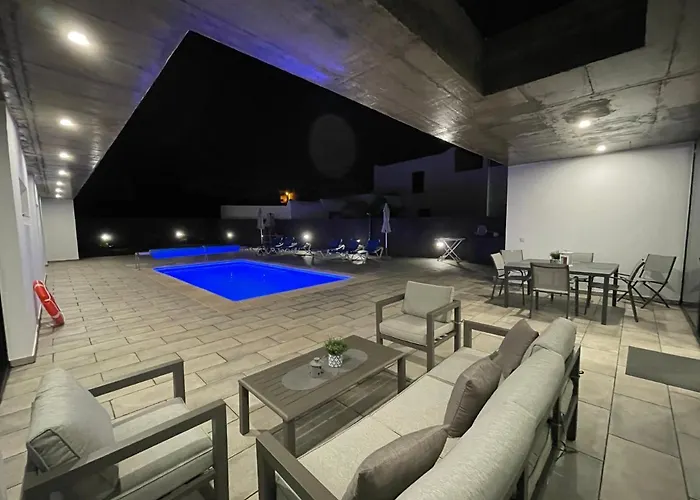 Eslanzarote Eco Tony, Heated Pool, Jacuzzi, Sat Tv, Super Wifi Villa *