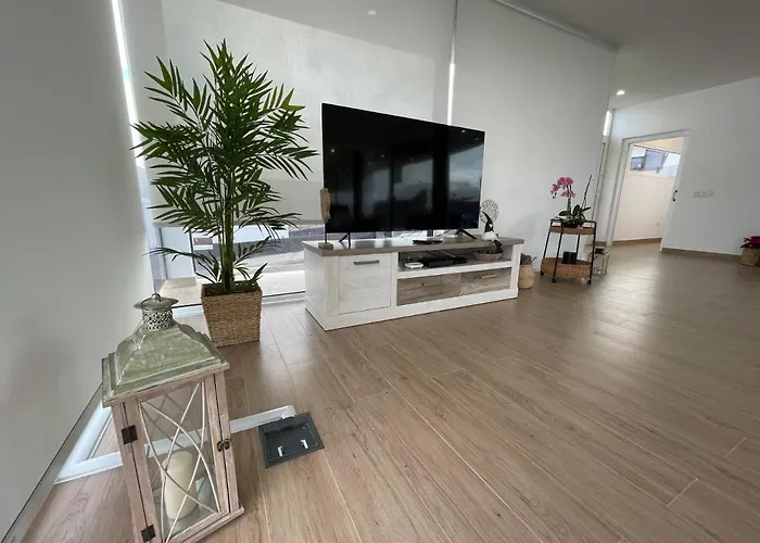 Villa Eslanzarote Eco Tony, Heated Pool, Jacuzzi, Sat Tv, Super Wifi