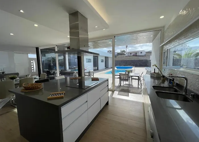 别墅 Eslanzarote Eco Tony, Heated Pool, Jacuzzi, Sat Tv, Super Wifi