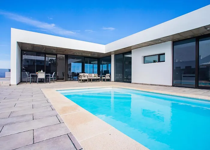 Eslanzarote Eco Tony, Heated Pool, Jacuzzi, Sat Tv, Super Wifi Villa *