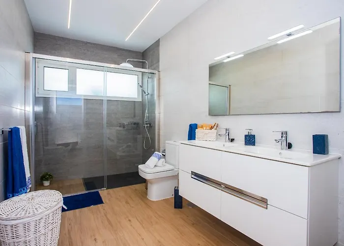 Eslanzarote Eco Tony, Heated Pool, Jacuzzi, Sat Tv, Super Wifi