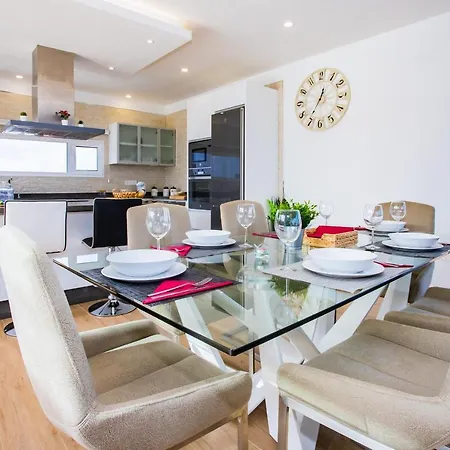 Eslanzarote Eco Tony, Heated Pool, Jacuzzi, Sat Tv, Super Wifi