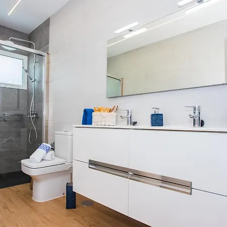 Eslanzarote Eco Tony, Heated Pool, Jacuzzi, Sat Tv, Super Wifi