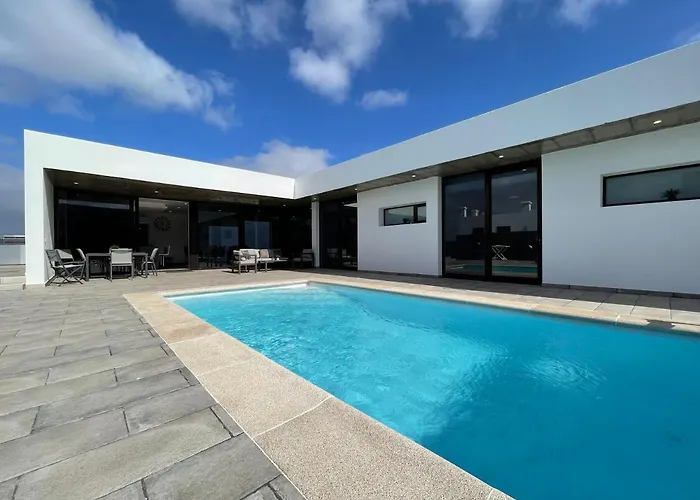 Eslanzarote Eco Tony, Heated Pool, Jacuzzi, Sat Tv, Super Wifi La Costa