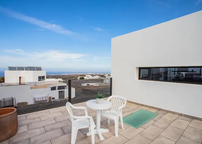 Villa Eslanzarote Eco Tony, Heated Pool, Jacuzzi, Sat Tv, Super Wifi *