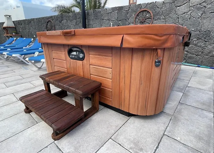 Villa Eslanzarote Eco Tony, Heated Pool, Jacuzzi, Sat Tv, Super Wifi